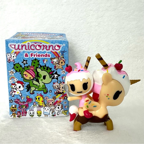 Tokidoki Amarena & Sundae Vinyl Figure - Picture 7 of 10